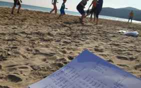 vamos Beach-Treff: hier wird es für die ganze Familie sportlich mit Beach Volley, Soccer & Co.